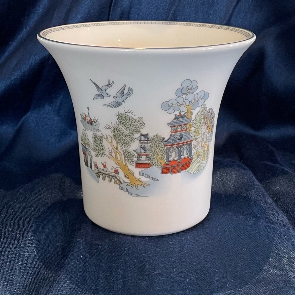 Wedgwood Chinese Legend Vase